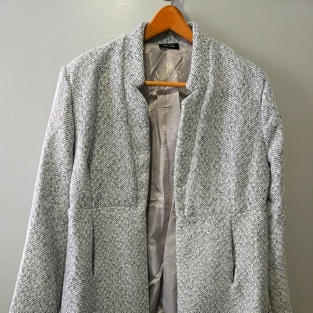 Vici Women's Black and White Herringbone Blazer Xl